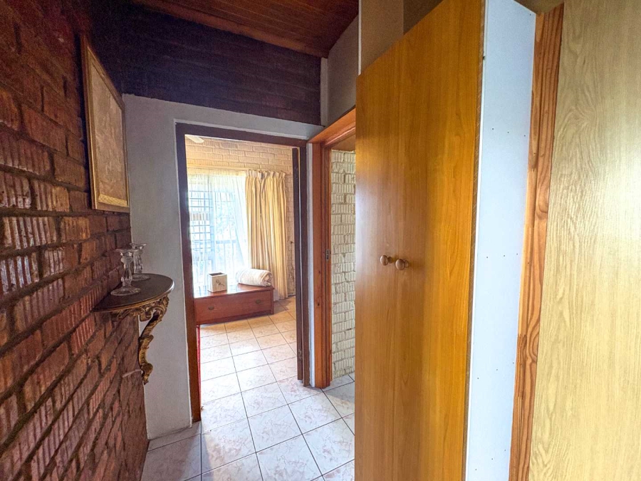 4 Bedroom Property for Sale in Stilbaai Wes Western Cape